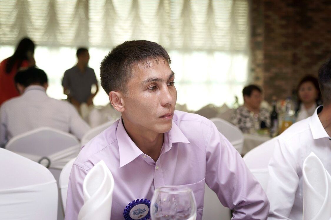  -,   Alex, 33 ,   ,   , c 