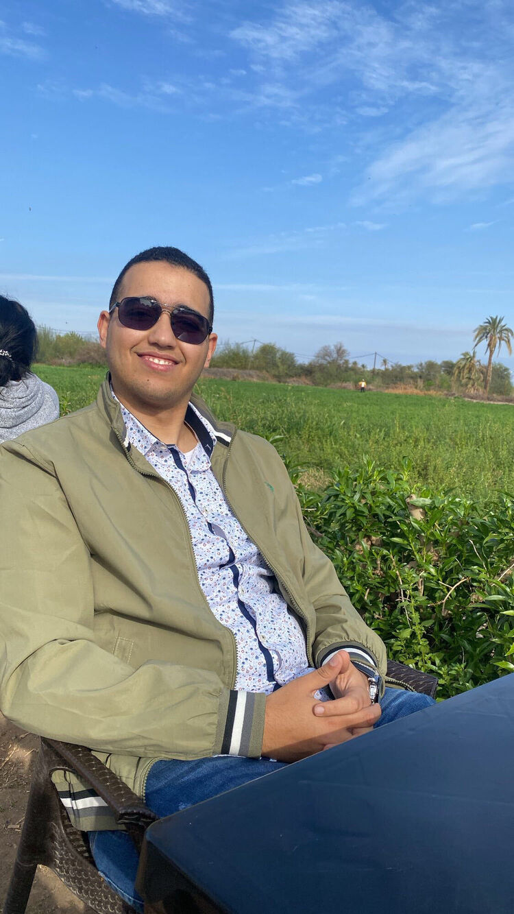  38168116  MIDO, 27 ,    