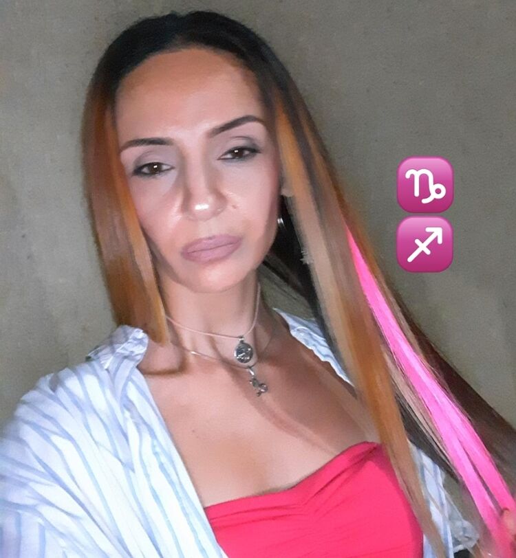  52684746  Capricorn, 42 ,    