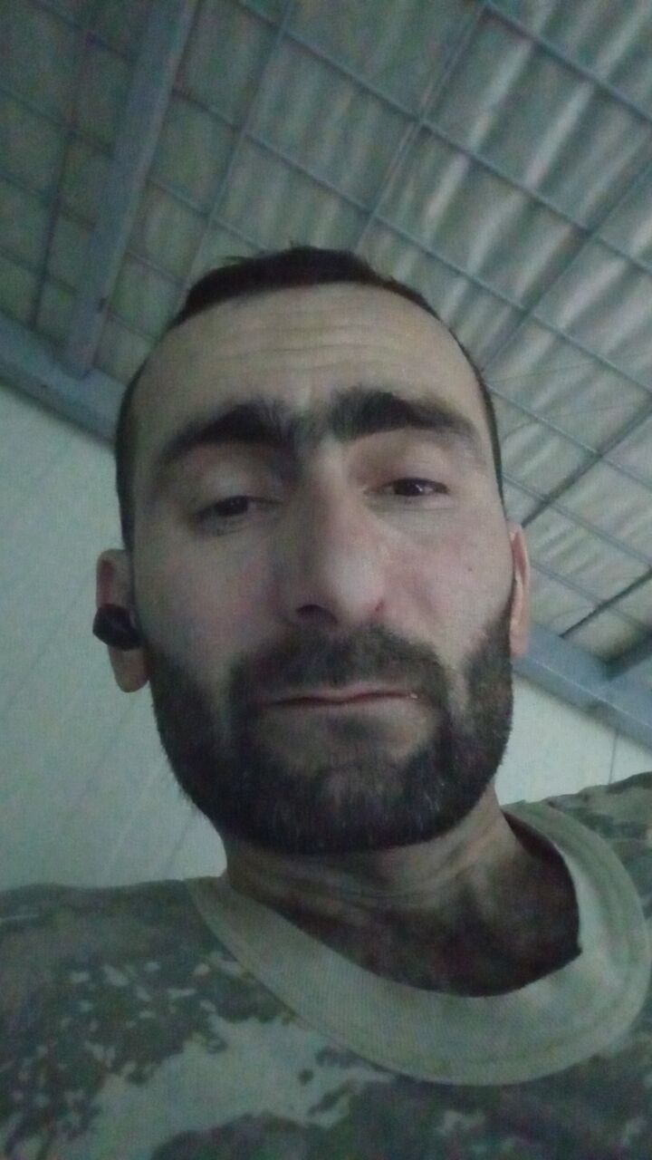  49947316  Ebu Ehmed, 37 ,    