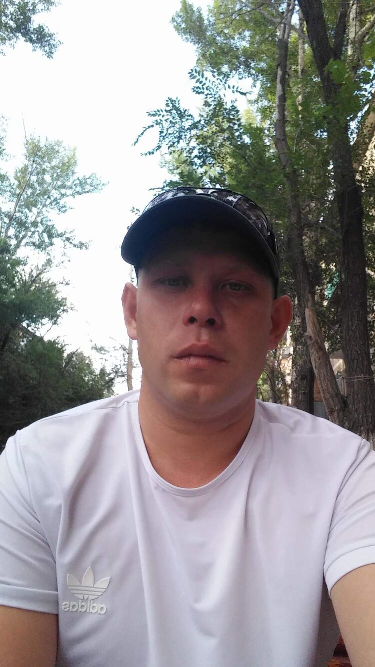  47321606  Nikolai, 37 ,    