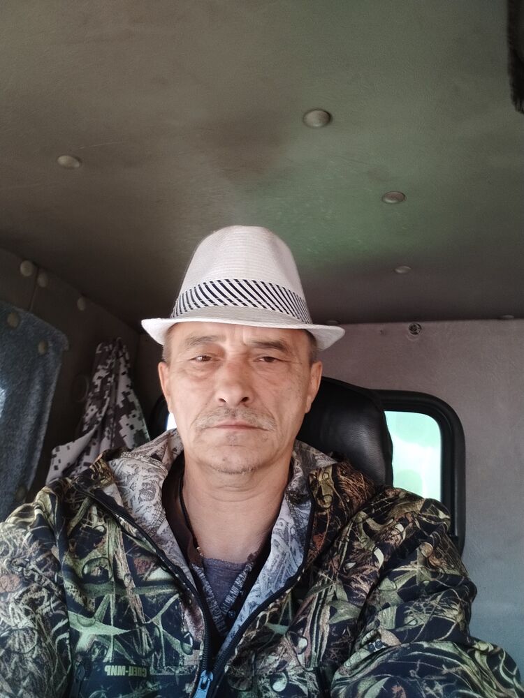  ,   Igor, 58 ,   c 