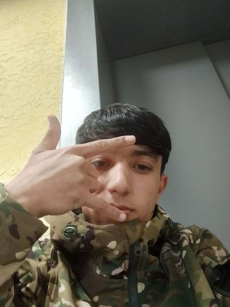  53328486  Ali, 21 ,    