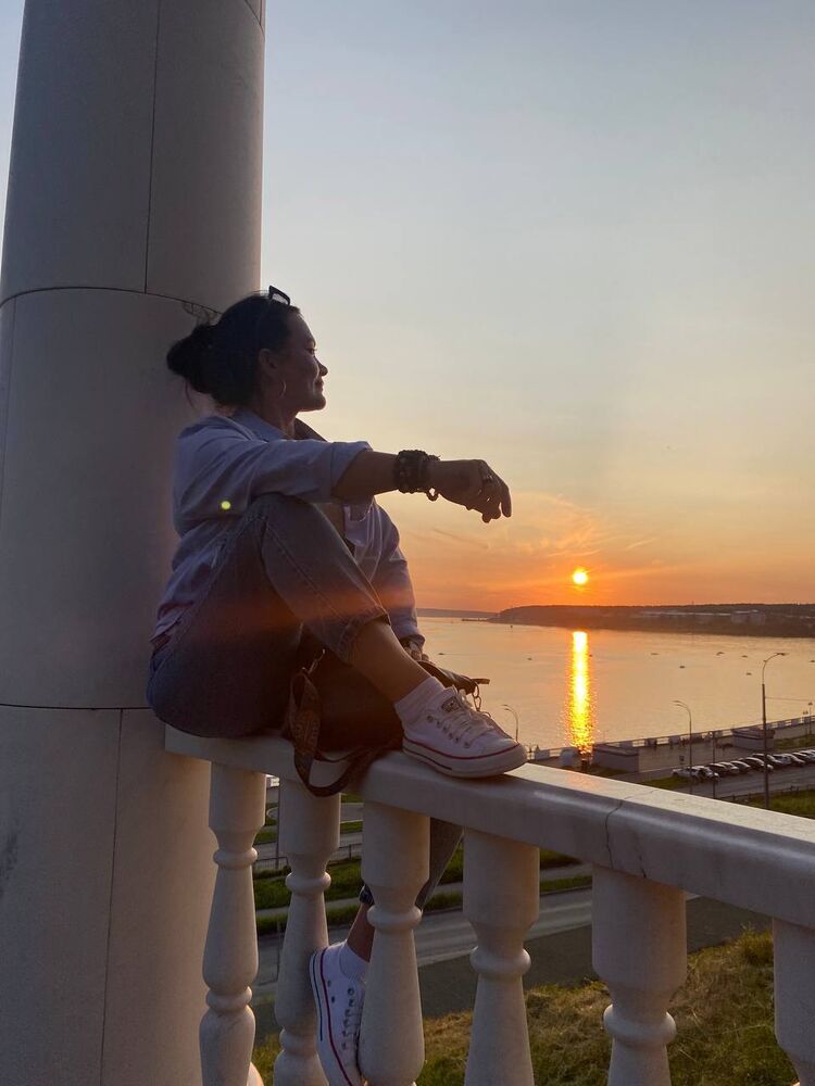  52235976  Lora, 45 ,    