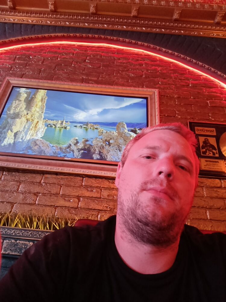  54113376  Anton, 34 ,     