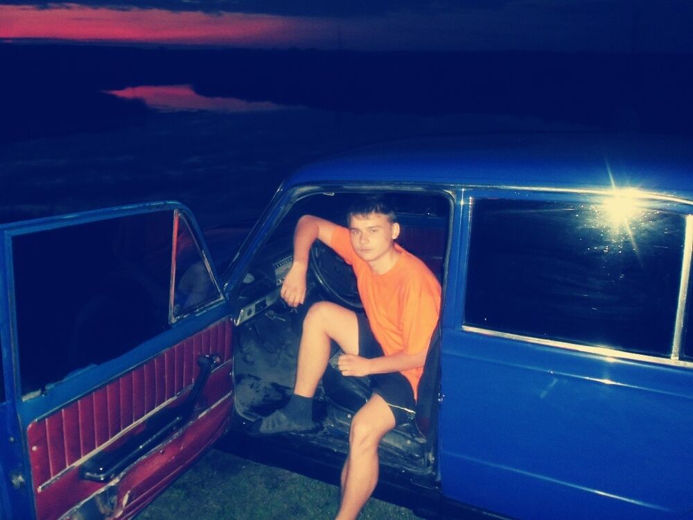  25575956  Aleksandr, 31 ,    