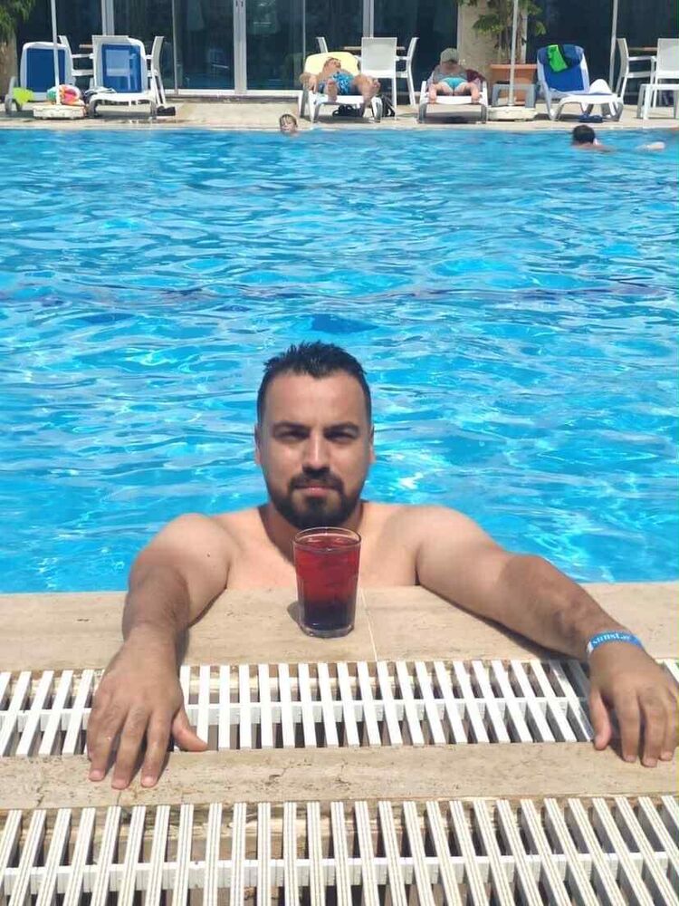  52699376  Burak, 32 ,    