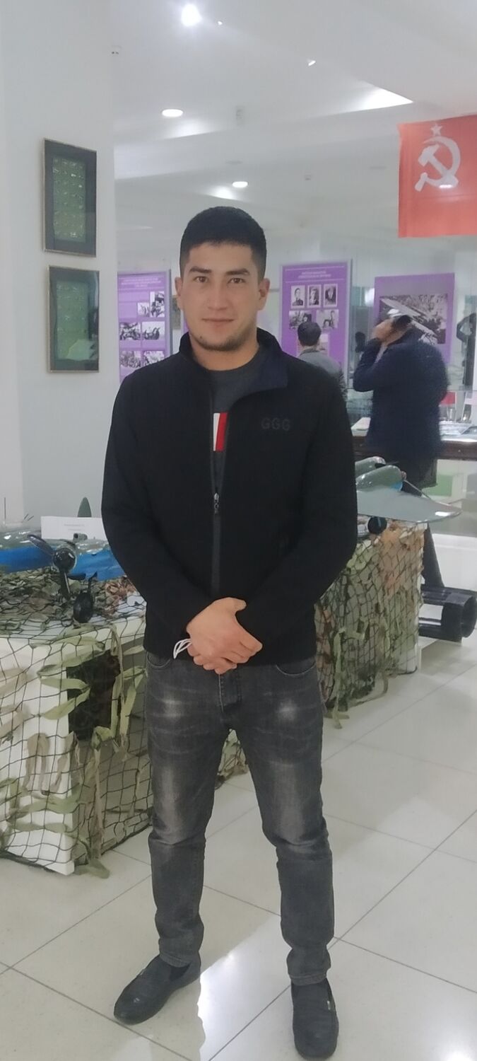  50561366  Malik, 29 ,    