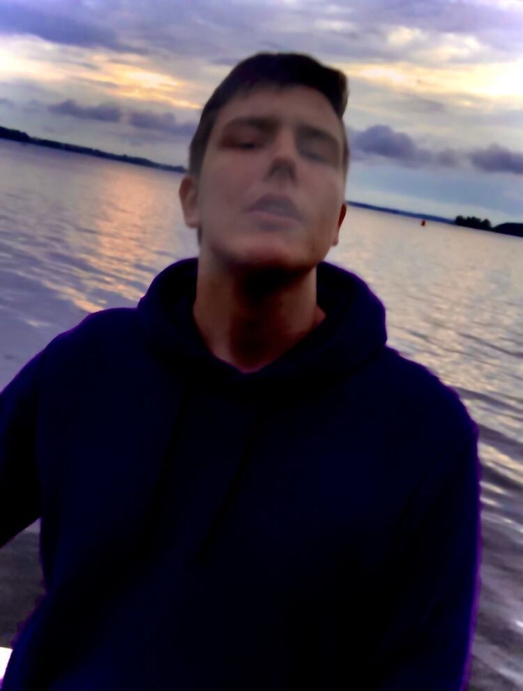  38969356  , 22 ,    