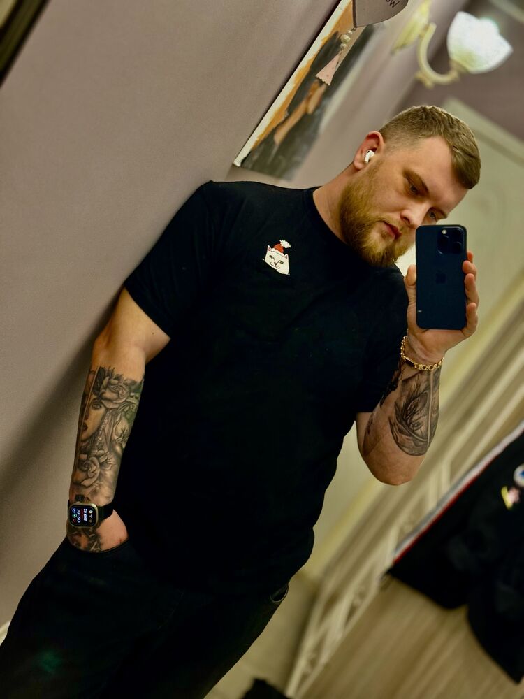 ���� 42018526 ������� �������, 32 ����, ���� ���������� � Samut Sakhon