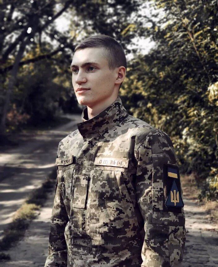  39233406  Arttyom, 24 ,    