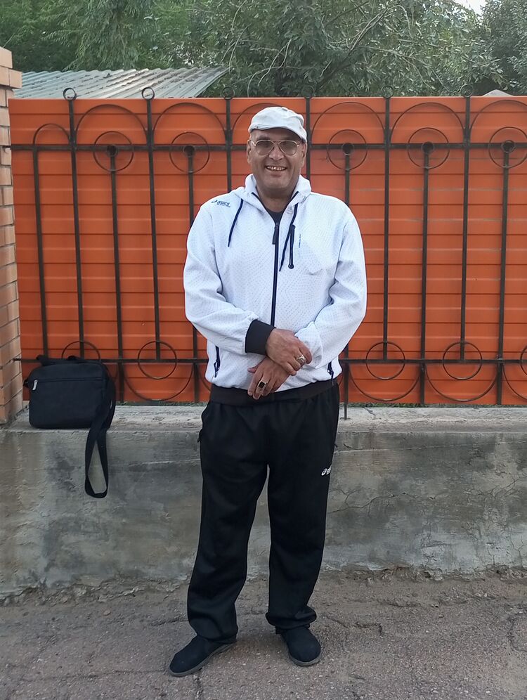  36481356  Alexandr, 54 ,    -