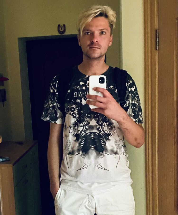  ,   , 28 ,   ,   