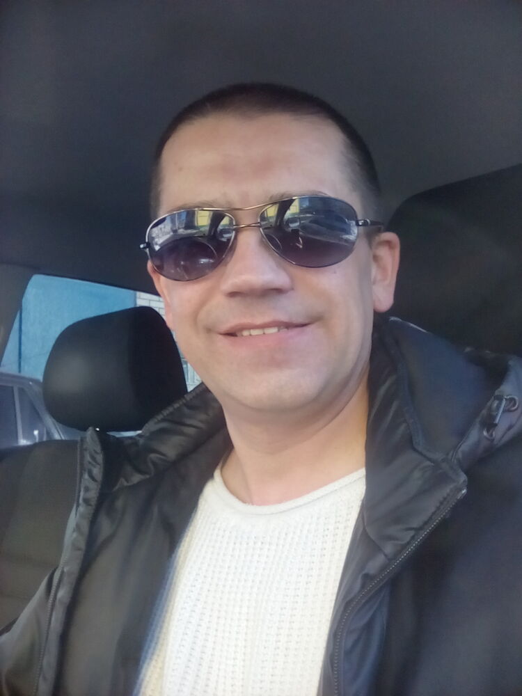  25038946  Oleg, 46 ,    