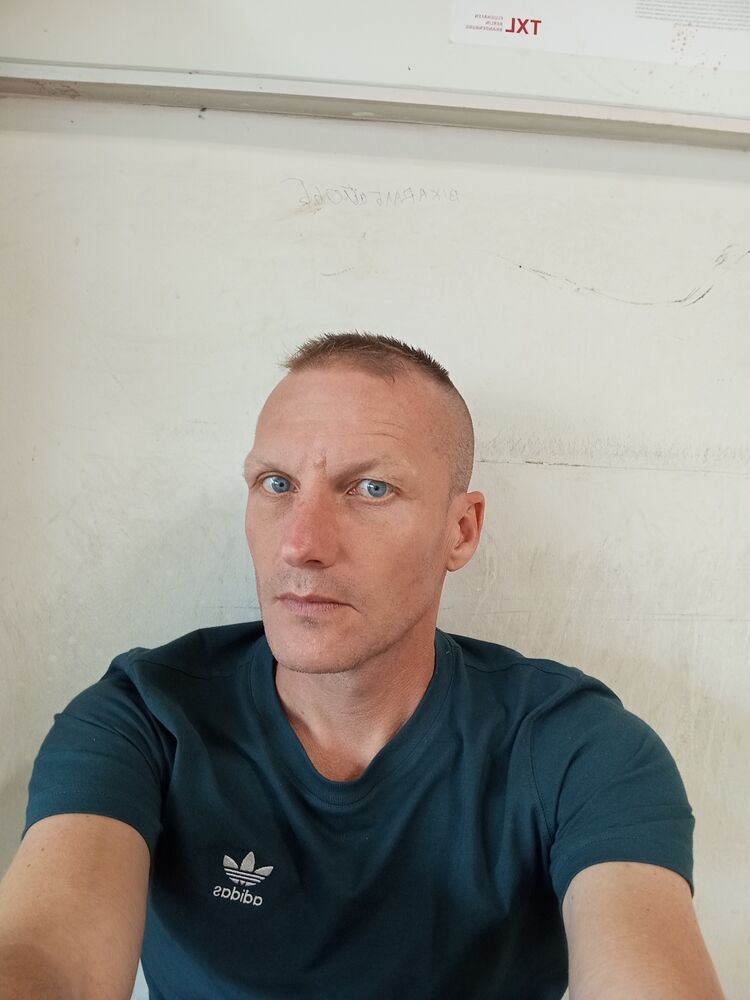  ,   Emil, 41 ,   ,   