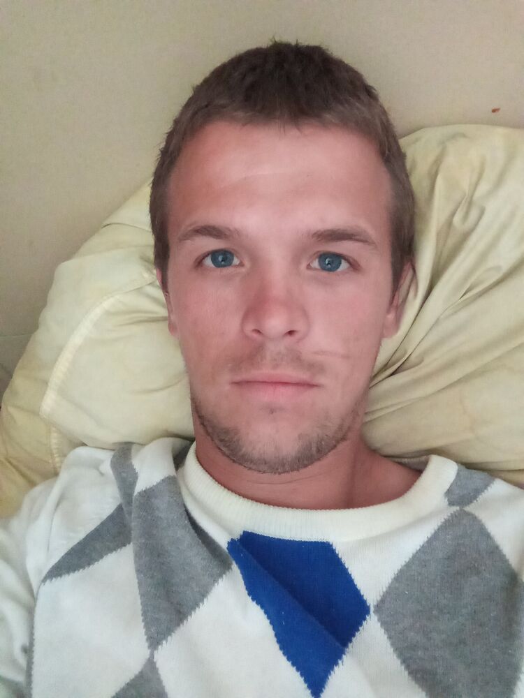  29048876  Alexander, 27 ,    