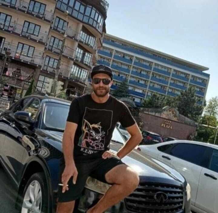  ,   Tyrist, 37 ,   ,   , c , 