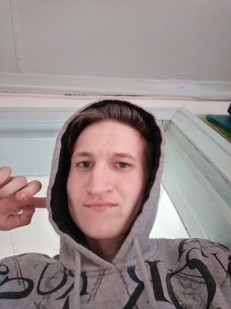  35775896  Alexei, 21 ,    