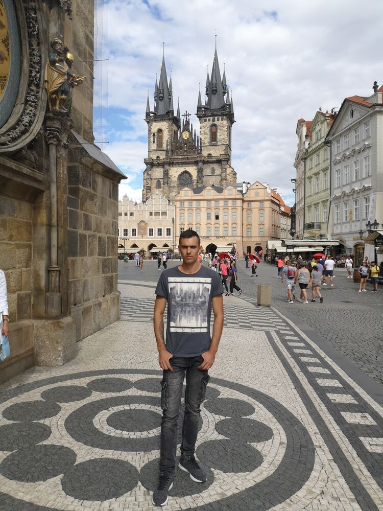  31489256  Vladimir, 34 ,    