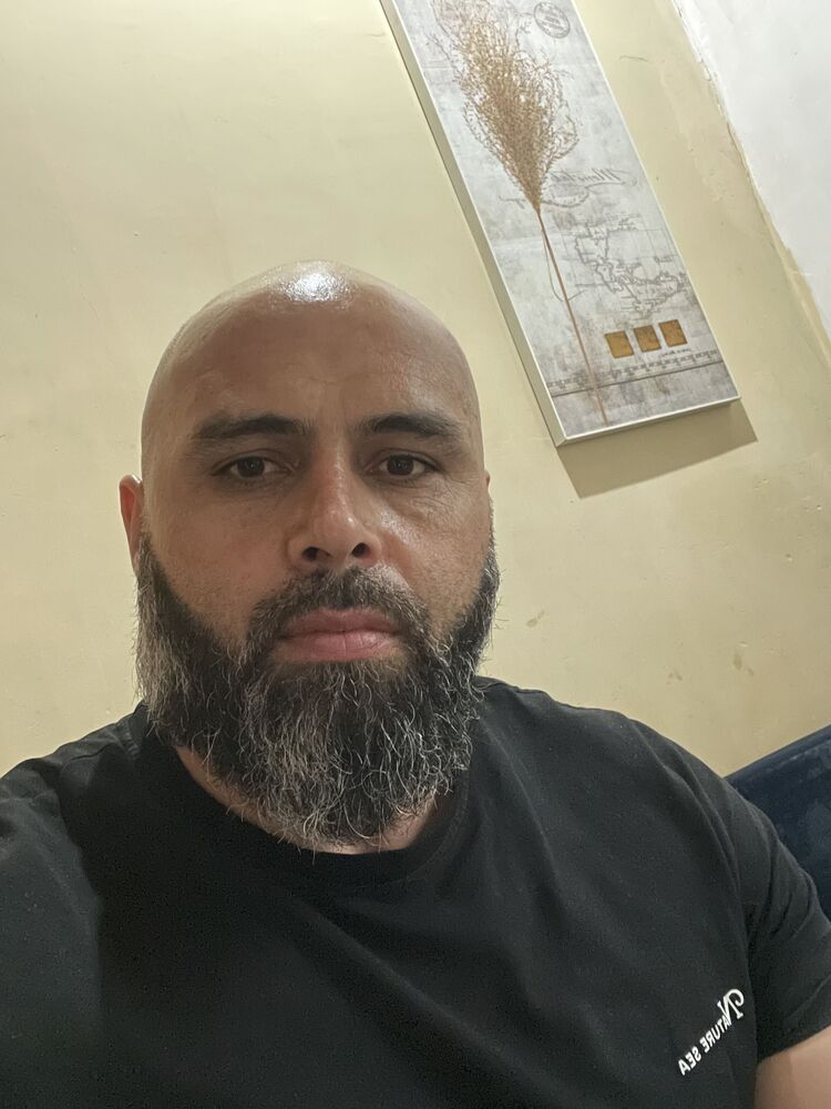  52996596  Roman, 37 ,    