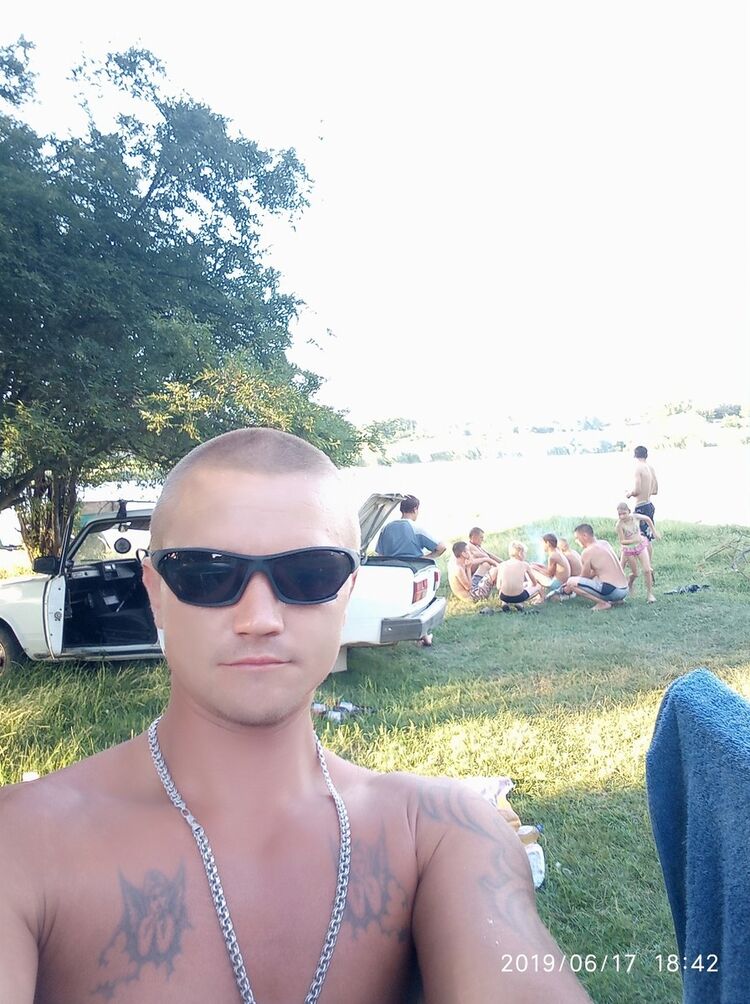  ,   Denis, 39 ,   ,   , c 