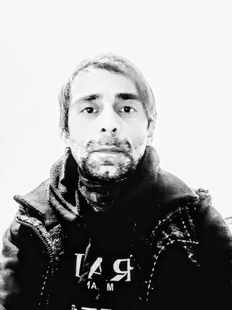  ,   Nika, 42 ,   ,   