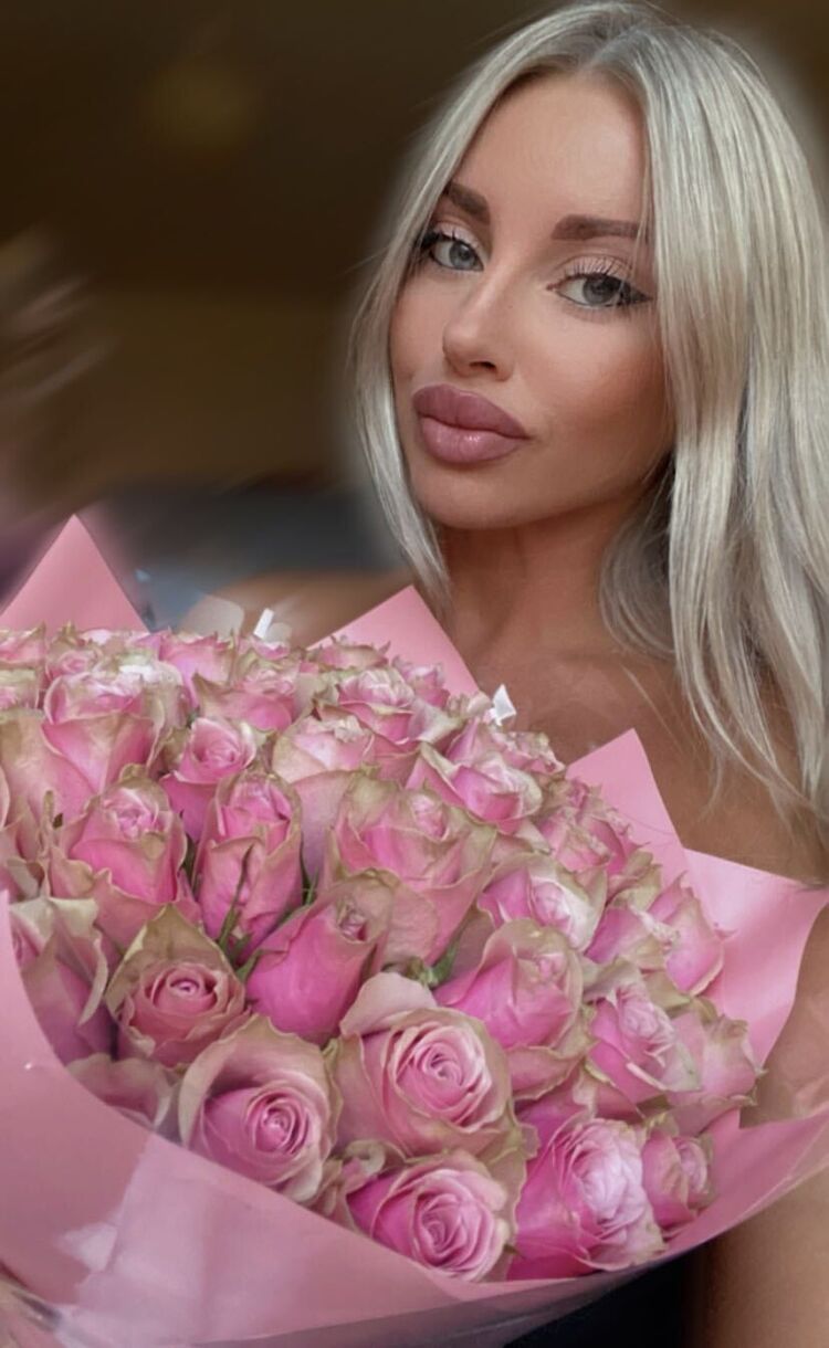  ,   Kari, 32 ,  