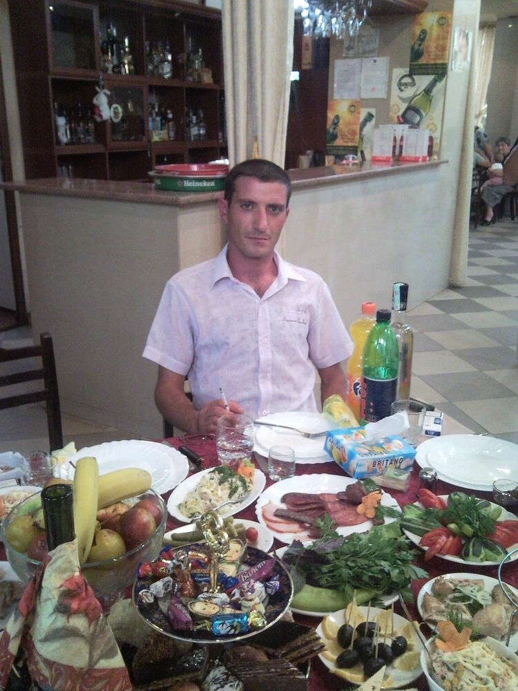  5614646  Arsen, 44 ,    