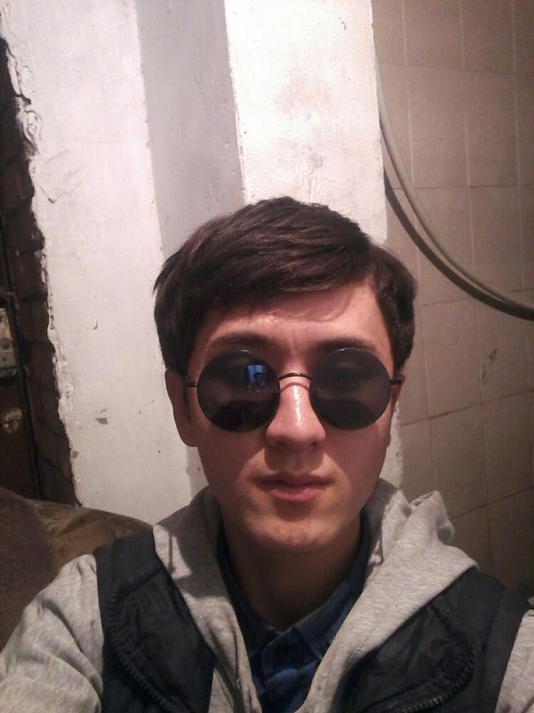  15876316  Ilias, 28 ,    