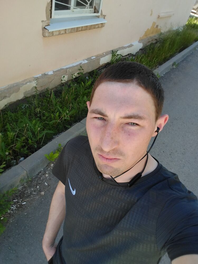  ,   Viktor, 26 ,   ,   