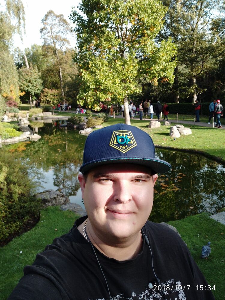  ,   Viktor, 37 ,   ,   , c 