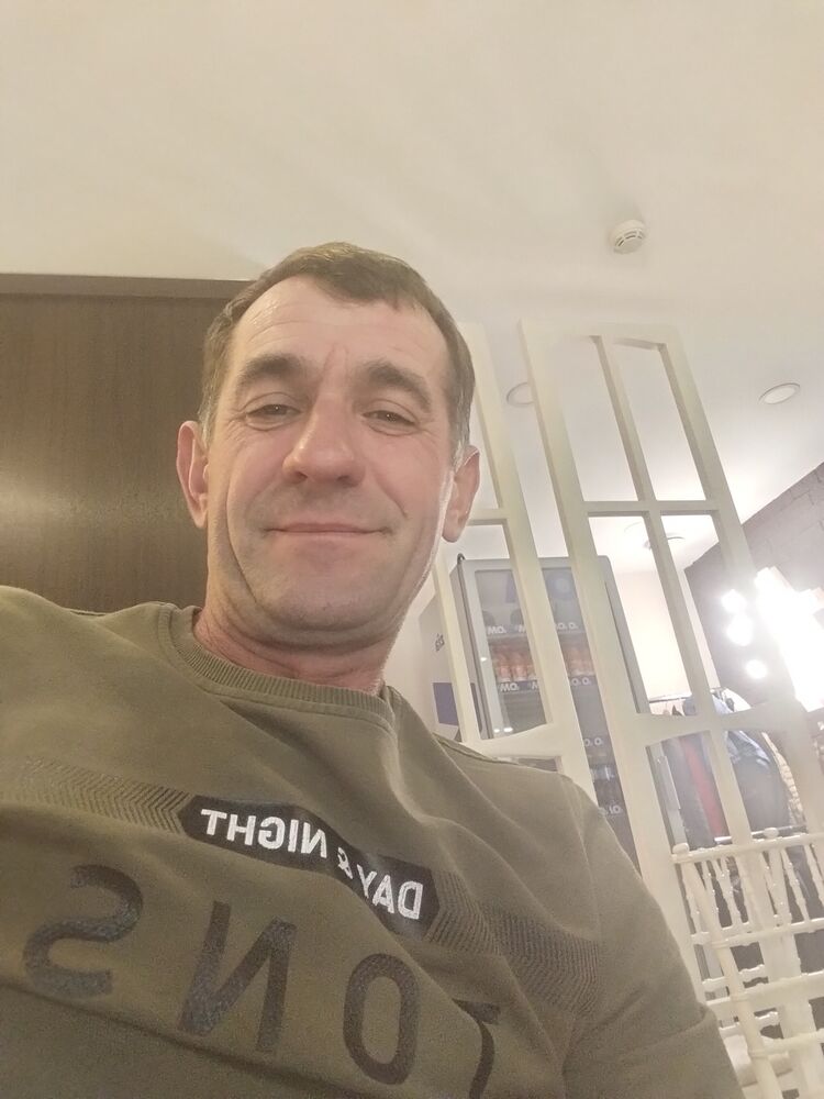  49770486  Anatoli, 44 ,    