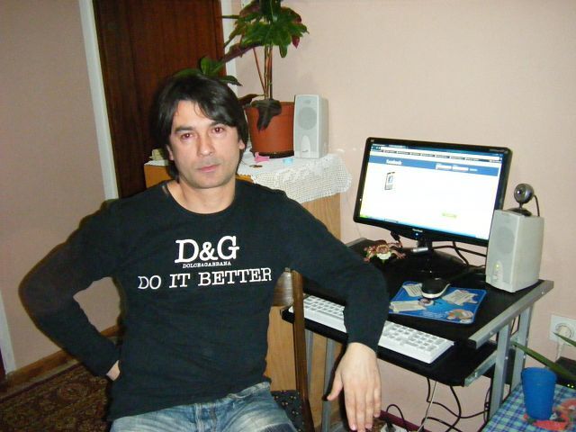  44175706  Dragan, 54 ,    