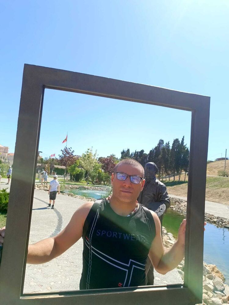  52825876  , 40 ,    -