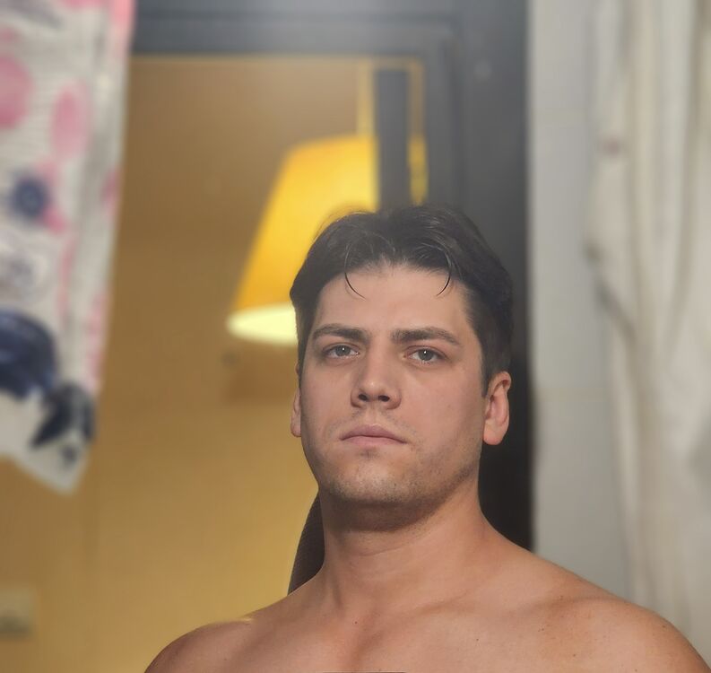  53387286  Roman, 32 ,    