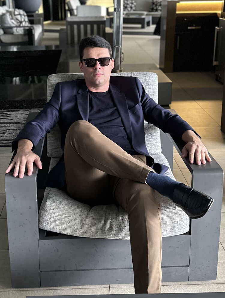  48830196  ADUCCI, 43 ,    