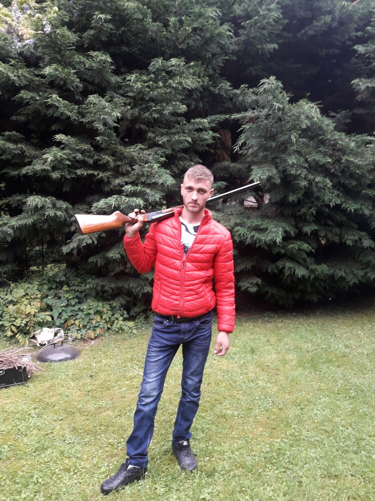  14329626  Ilie, 31 ,    