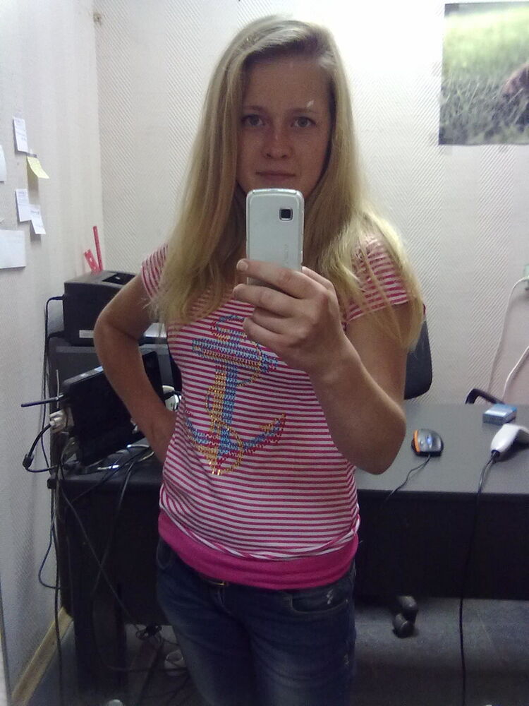  ,   VIKTORRIA, 32 ,  