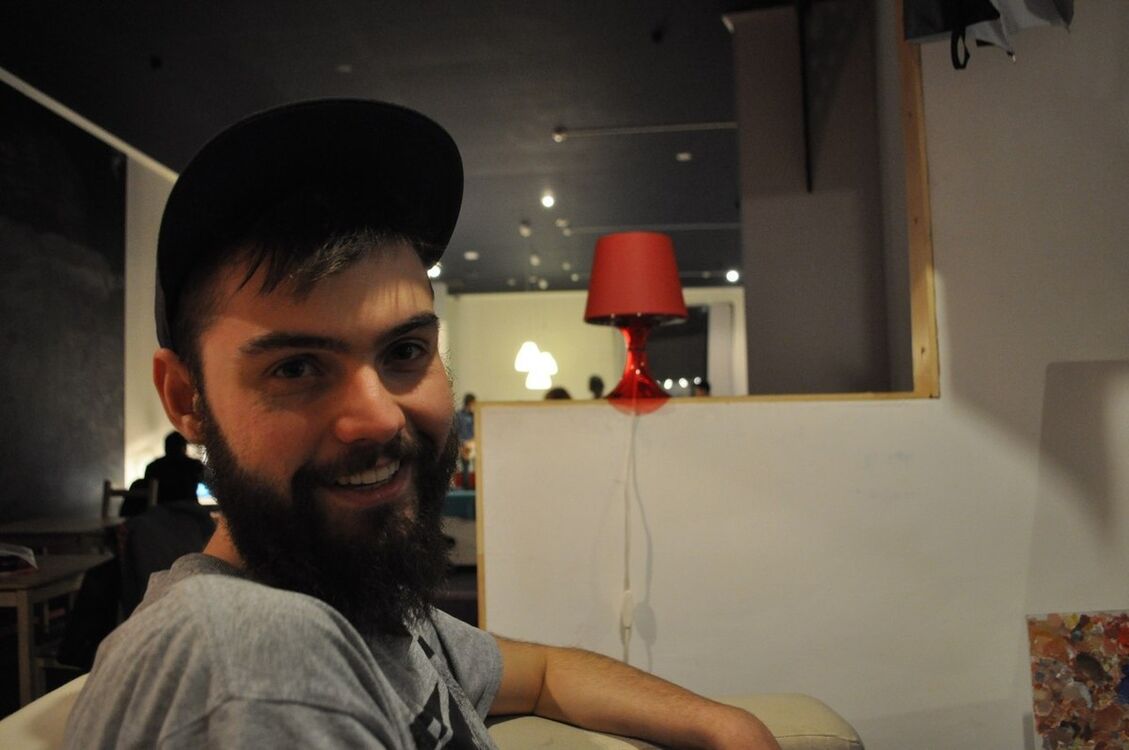  10661076  Alex, 42 ,    