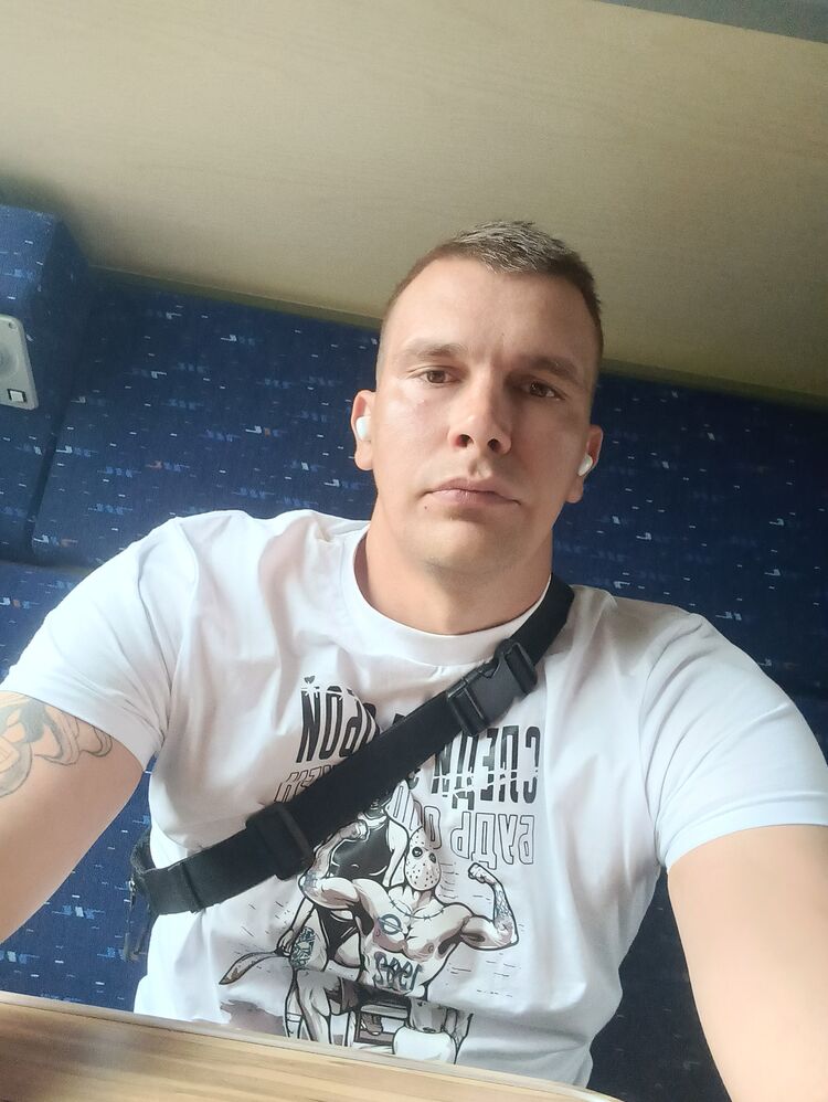  46033736  , 31 ,    