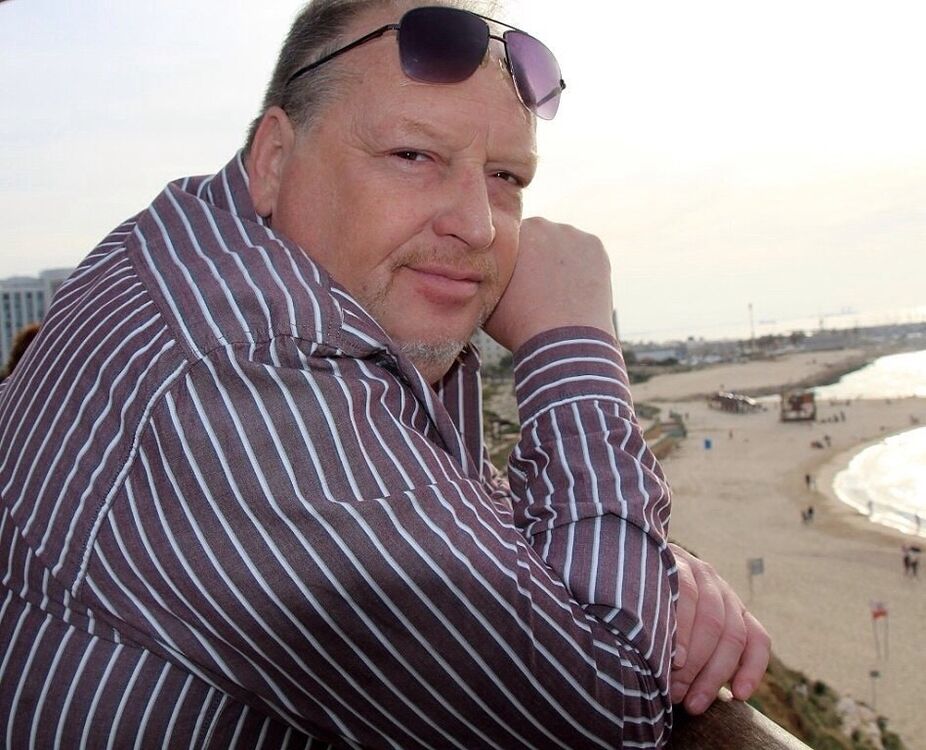  ,   Sasha, 64 ,   