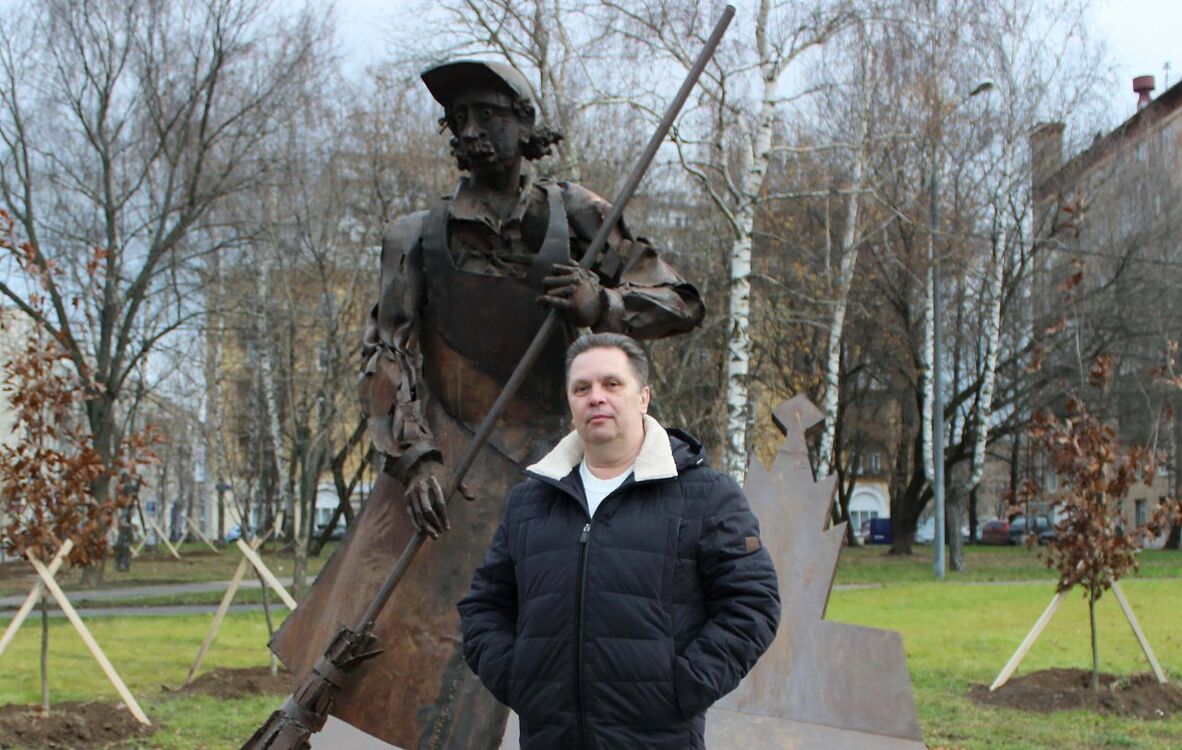  40504956  Oleg, 60 ,    