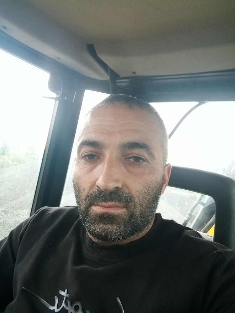  54271926  Vardan, 37 ,    