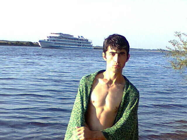  21528116  Diyor, 37 ,    