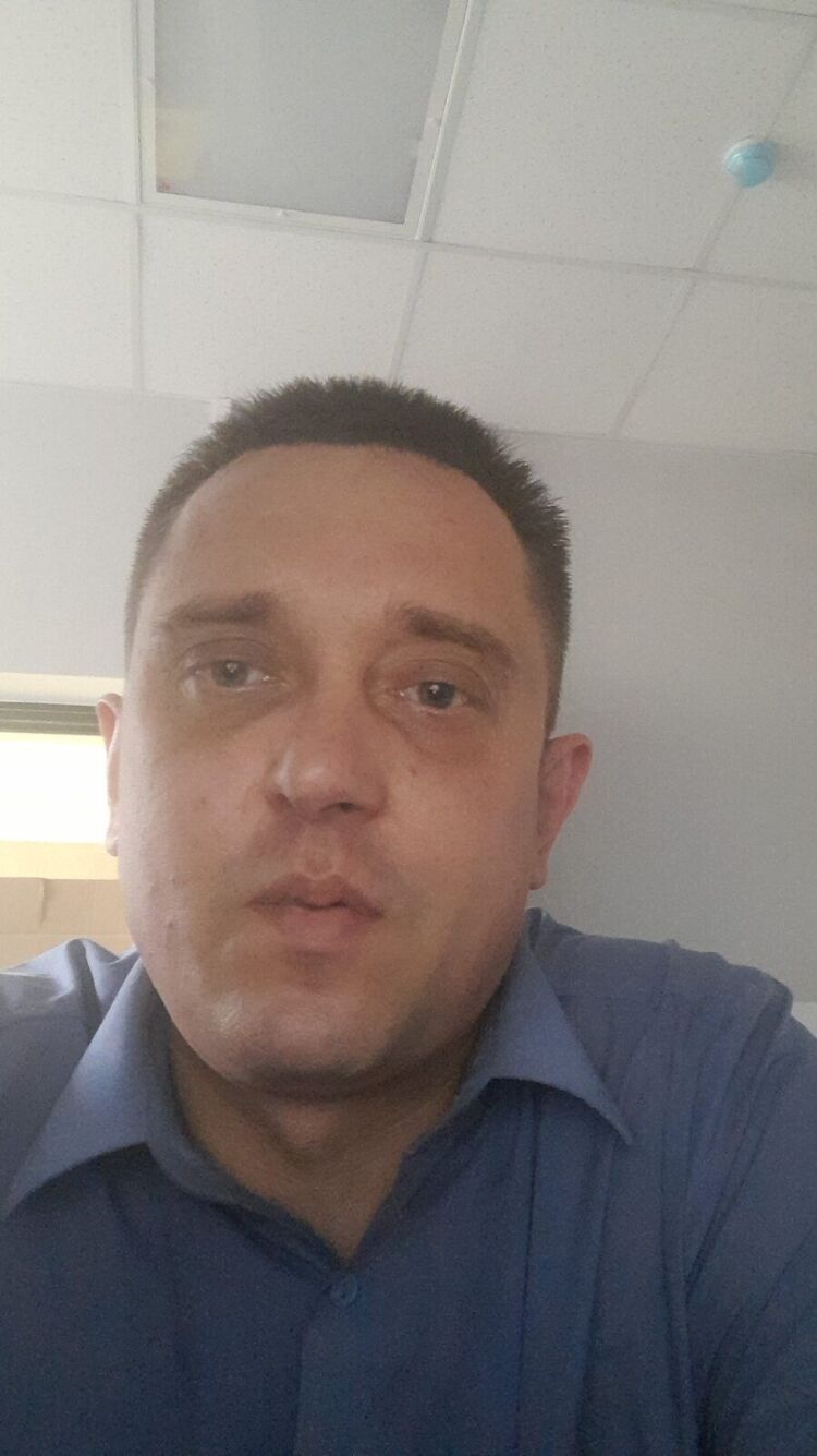  48187196  Pavel, 44 ,    