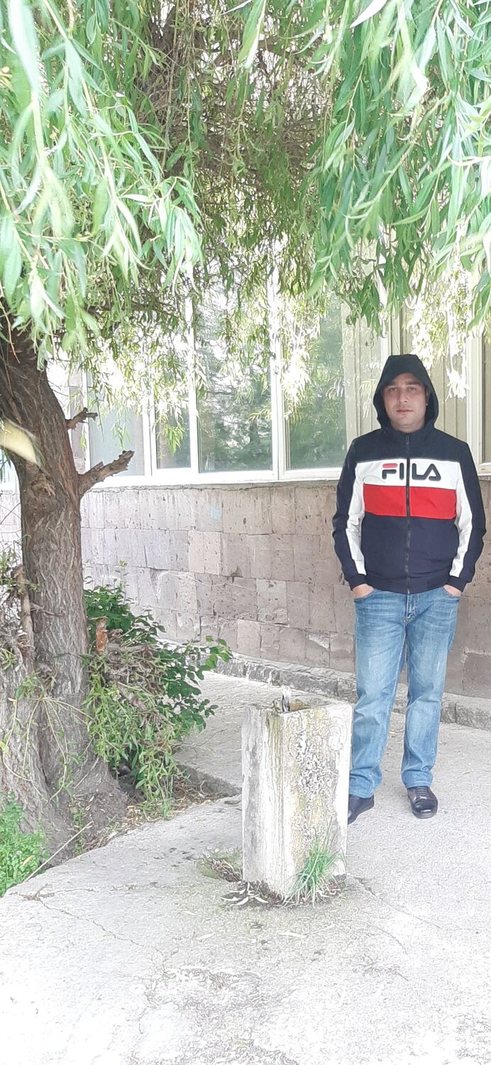  ,   Armen, 34 ,   c 