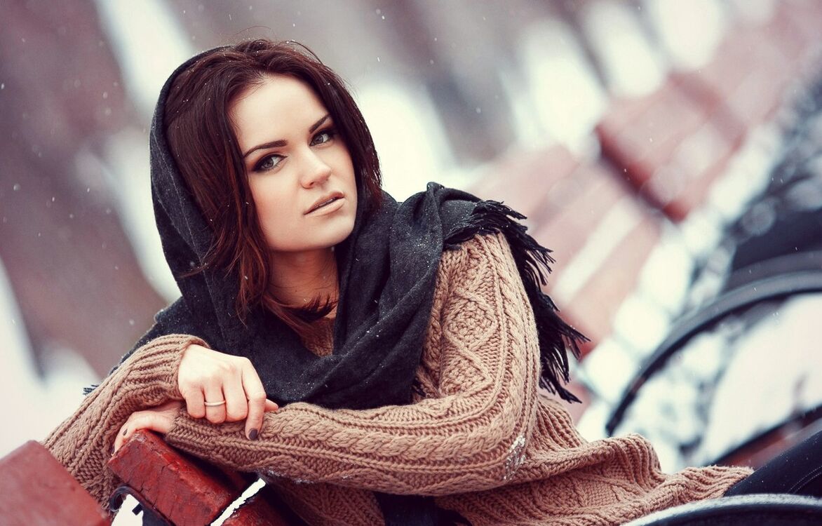  ,   Varya, 34 ,   