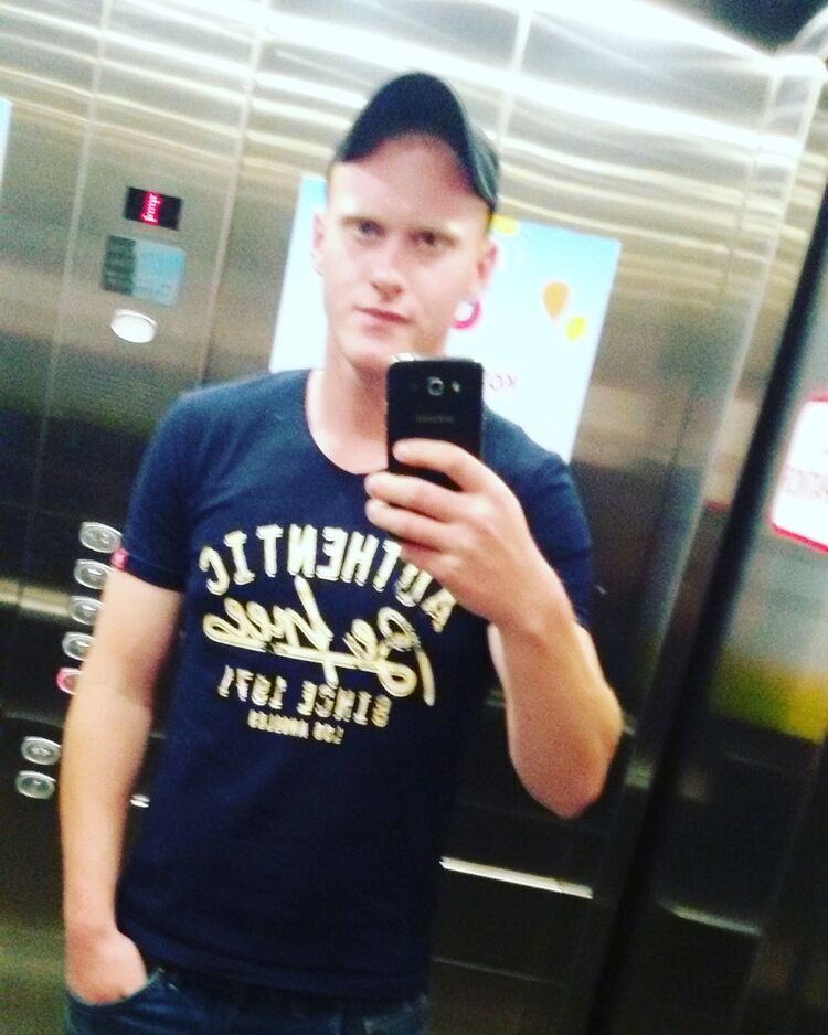  ,   Aleksandr, 25 ,  