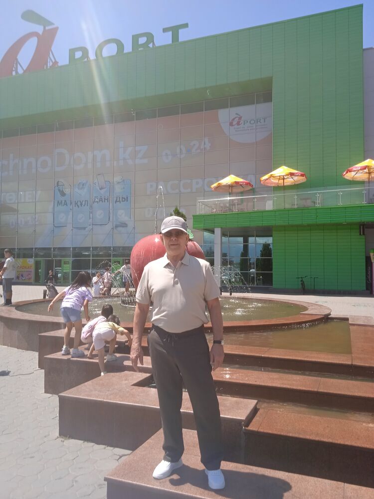  45787206  Viktor, 60 ,    