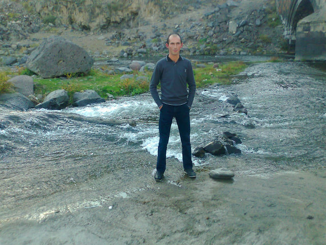  ,   Armen, 37 ,  